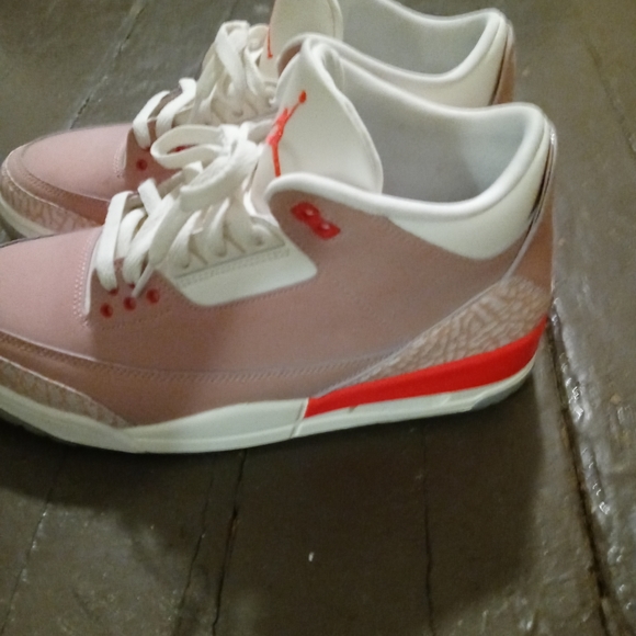 Jordan 3 - Picture 2 of 5